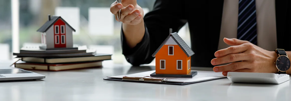 Mortgage Ops 2025: US & Canada Rates, Outsourcing & AI